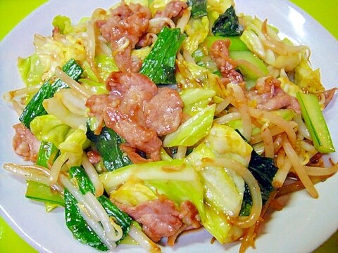 キャベツともやし小松菜豚肉のオイスター炒め